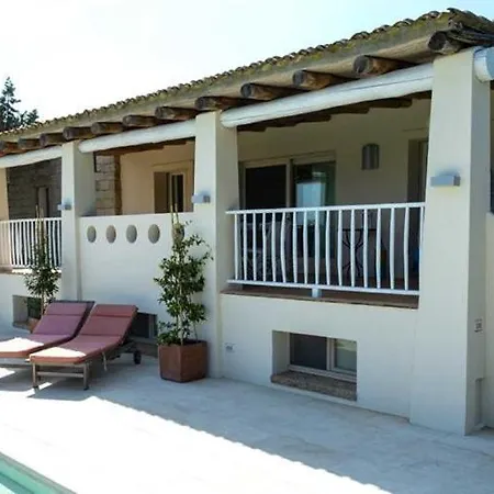 Villa Sleeps 8 Wifi